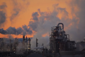 Francia pondrá fin a explotación de petróleo y gas en 2040